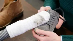 Jak čistit semišové boty bez poškození vlasu: jednoduchý postup krok za krokem