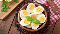  Proč profesionální kuchaři nikdy nenechávají vejce po uvaření dále vařit: tajemství dokonalého pokrmu