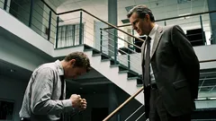 Pokud máte nižší postavení, musíte snášet hrubé chování?