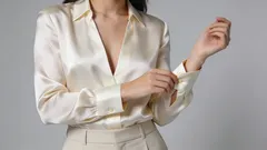 „Tichý luxus“ pro ženy nad 50 let: 12 věcí, které vždy vypadají draze