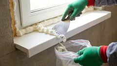 Stopy montážní pěny lze odstranit beze stopy: zapamatujte si tyto jednoduché způsoby odstranění